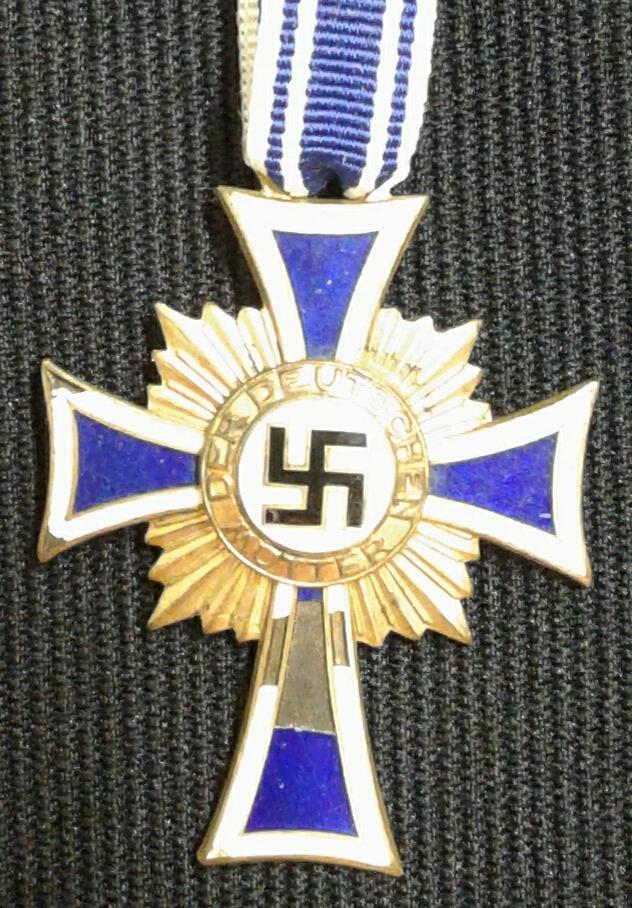WW2 GERMAN CROSS OF HONOUR OF THE GERMAN MOTHER