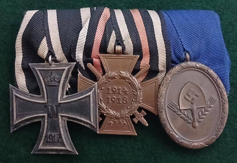 GERMAN/THRID REICH WW1 GROUP OF THREE .