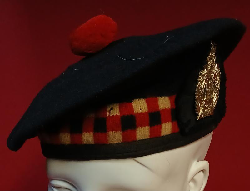 SCOTTISH REGIMENT BLUE KILMARNOCK BONNET .