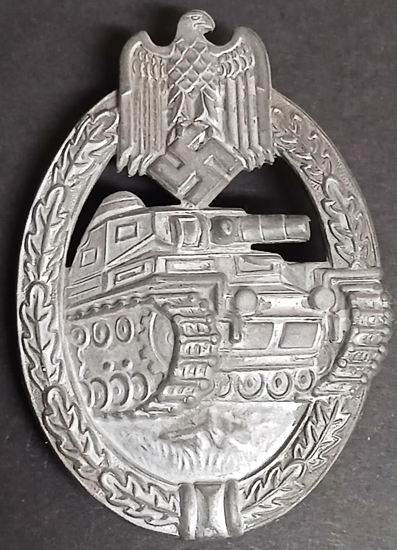 WW2 GERMAN TANK BATTLE BADGE, SILVER